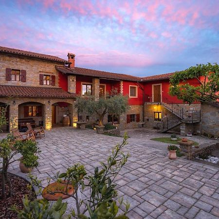 Touristfarm - Apartments "Red Fairytale" Marezige Exterior foto