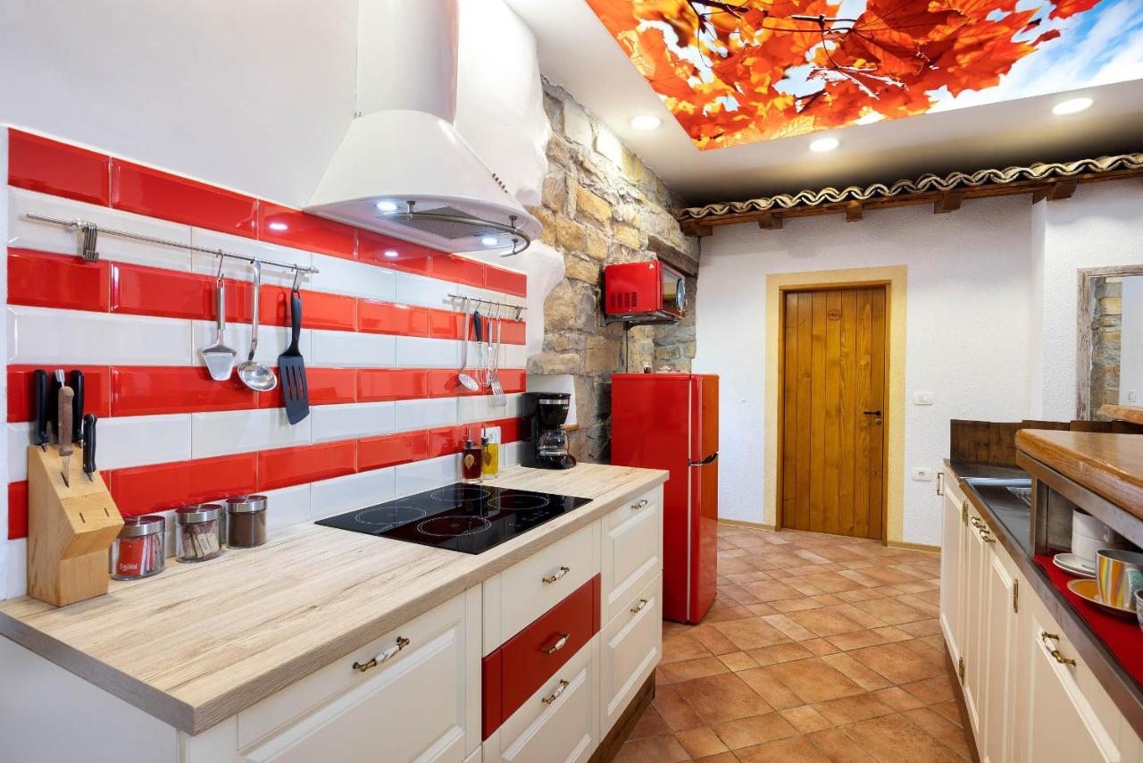Touristfarm - Apartments "Red Fairytale" Marezige Exterior foto