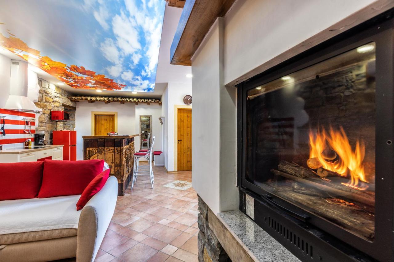 Touristfarm - Apartments "Red Fairytale" Marezige Exterior foto