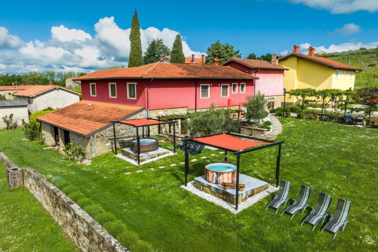 Touristfarm - Apartments "Red Fairytale" Marezige Exterior foto