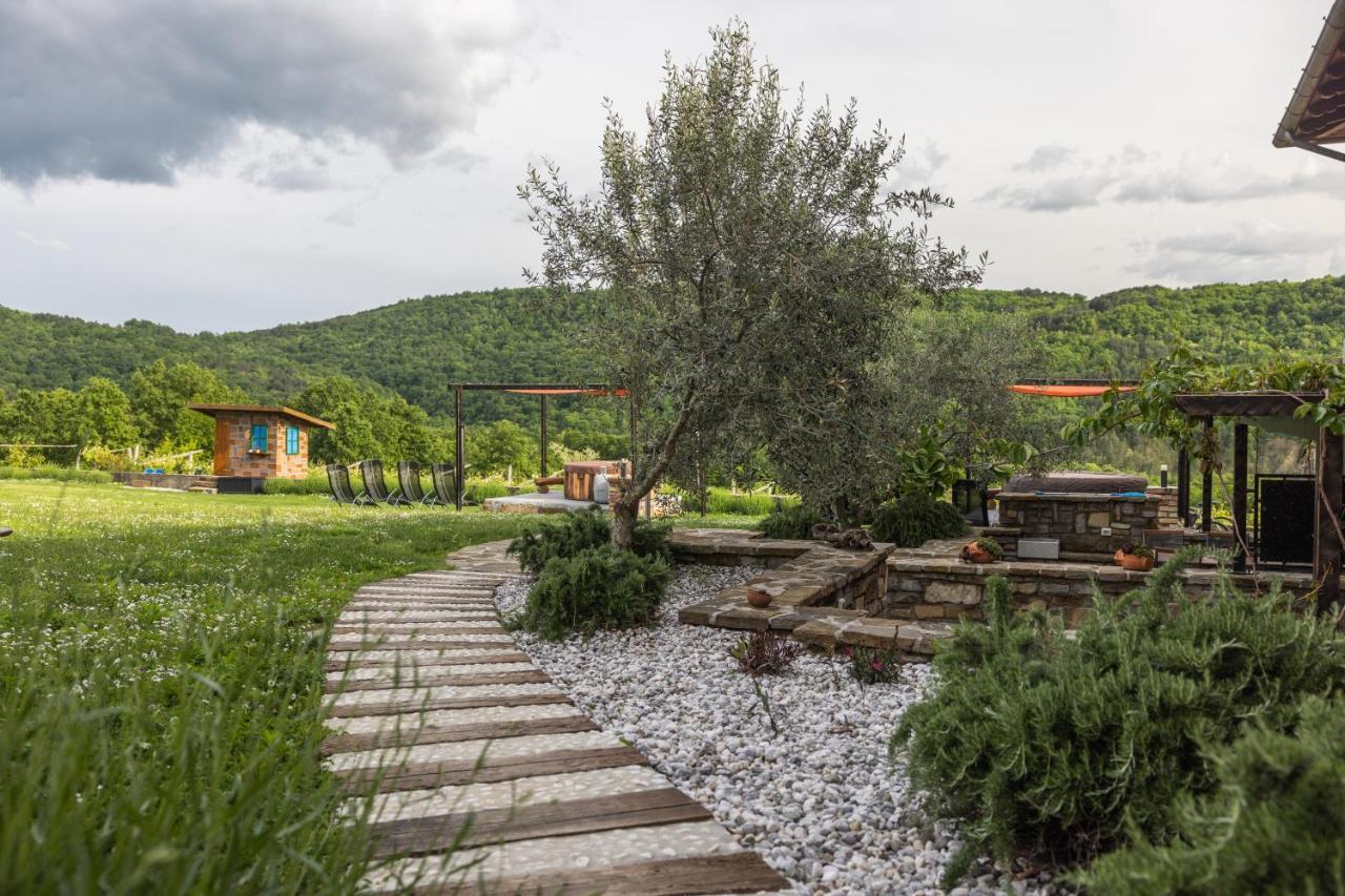 Touristfarm - Apartments "Red Fairytale" Marezige Exterior foto